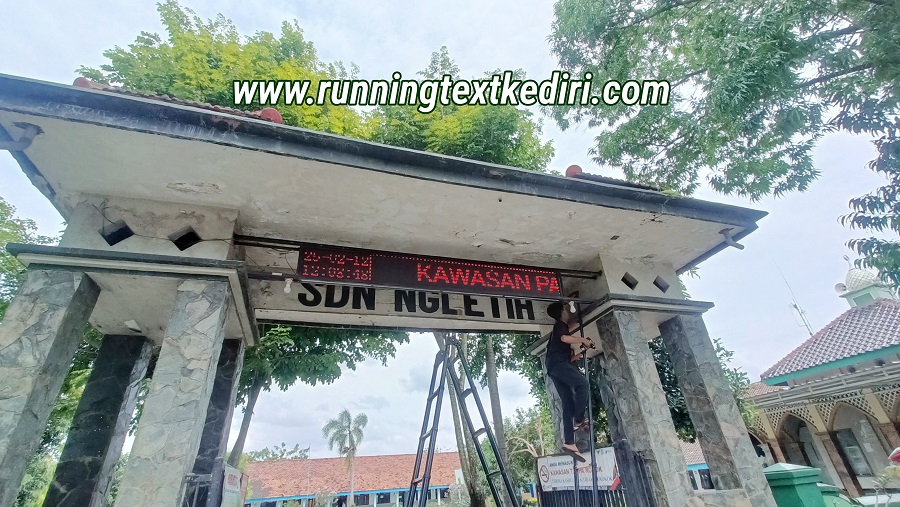 <p>Pembenahan running text ini sangat membantu bila barang anda terjadi kerusan setengah bagian atau full mengenai running text anda bisa langsung hubungi kami, anda ingin jasa pasang dari kami bisa langsung juga datang ke toko untuk konfirmasi, kami memberikan harga terjangkau untuk melakukan pembenahan dan harga sesuai dengan kerusakan barang.</p>